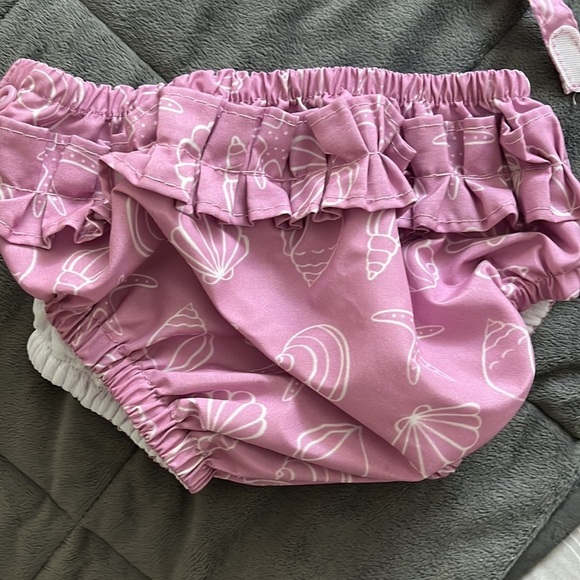 “Tahari” Swim diaper and hat size 6months - Picture 7 of 7